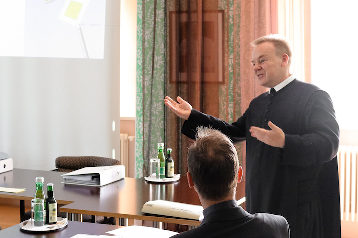 Superior Pater Michael Staberl beim Studiennachmittag 